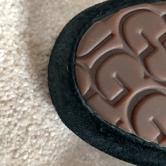 Ugg’s size 7 black - Picture 6 of 8